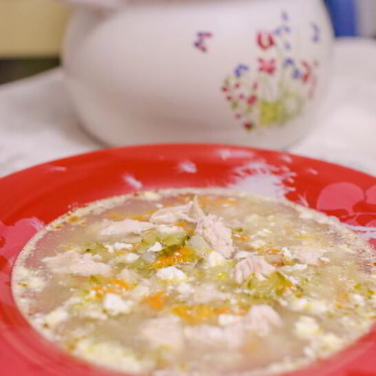 Рецепт рассольника с курицей и сыром в горшочке