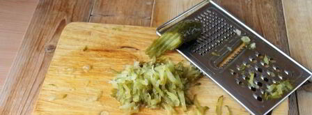 рассольник с перловкой и солеными огурцами с говядиной. Шаг 11