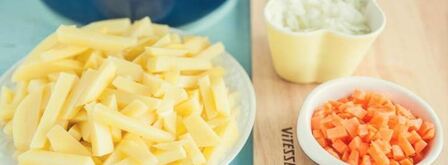 рассольник с солеными огурцами и перловкой. Шаг 3