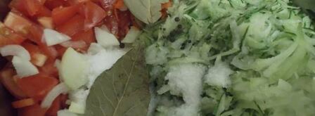 рассольник со свежими огурцами и перловкой. Шаг 4