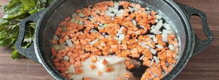 щи из крапивы с яйцом. Шаг 4