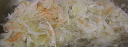 щи из квашенной капусты с грибами и перловкой. Шаг 3