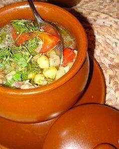 Шурпа в горшочках