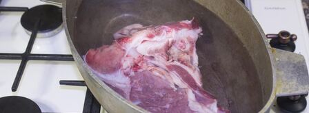 суп шурпа из говядины в казане. Шаг 3