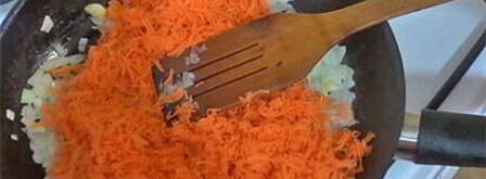 солянка сборная с картошкой. Шаг 3