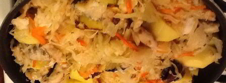 солянка второе блюдо тушенная картошка с рыбой и квашенной капустой. Шаг 6