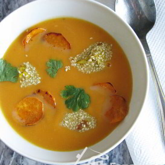 Рецепт супа из сладкого картофеля с курицей в кунжуте