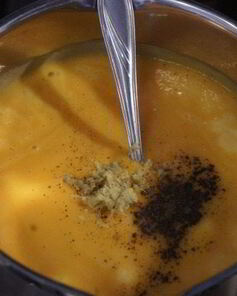 Суп-пюре из тыквы с сельдереем