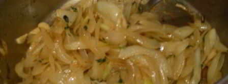 суп с карамелизированным луком, перловкой и листовой капустой. Шаг 4