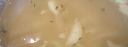 суп с карамелизированным луком, перловкой и листовой капустой. Шаг 5