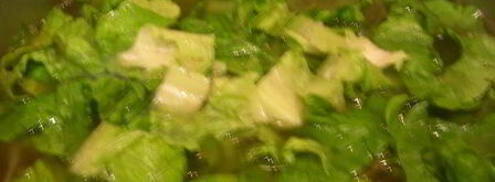 суп с карамелизированным луком, перловкой и листовой капустой. Шаг 7