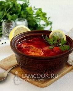 Классический горячий свекольник с курицей