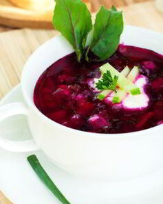 Свекольник с вареной колбасой