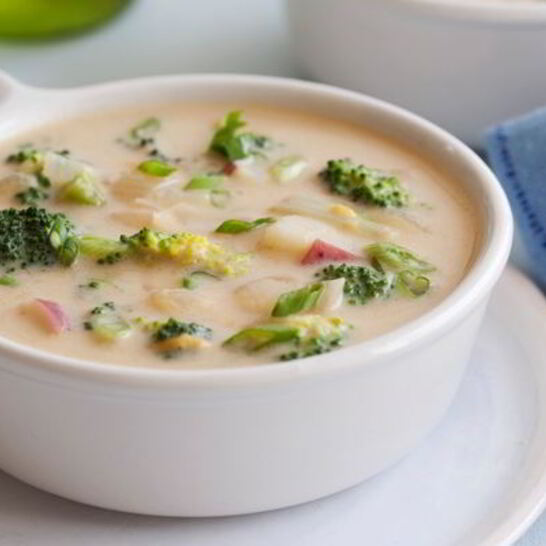 Рецепт легкого сырного супа с шампиньонами и брокколи