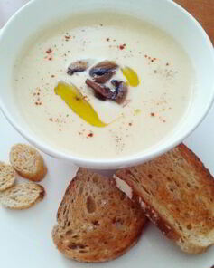 Сырный крем-суп с гренками