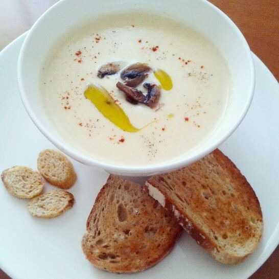 Рецепт сырного крема-супа с гренками