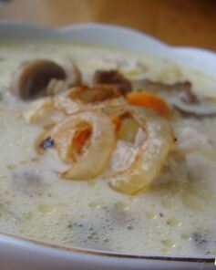 Сырный суп на основе лукового