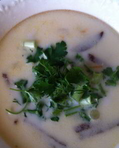 Сырный суп с колбасой