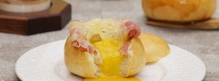 булочки с беконом и яйцом. Шаг 9