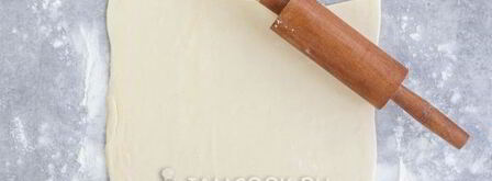 булочки с корицей из слоеного теста. Шаг 6