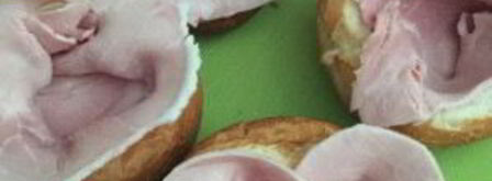 горячие булочки с яйцом, сыром и ветчиной на завтрак. Шаг 4