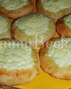 Сдобные ватрушки с творогом по ГОСТу