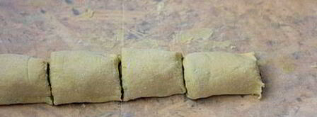 сырные булочки с чесноком и базиликом. Шаг 8