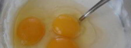 чизкейк с творогом и сгущенкой. Шаг 7