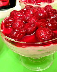 Чизкейк Вишенка