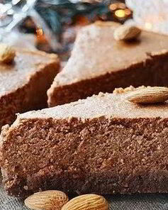 Шоколадный чизкейк с грецкими орехами и миндалем