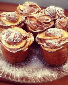 Бананово-овсяные кексы с яблочными розами