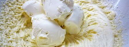 черемуховые капкейки с апельсиновым джемом и ванильным кремом. Шаг 11