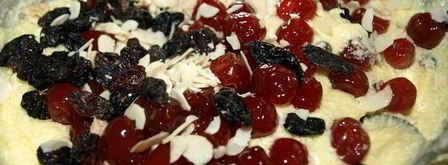 кекс с вяленой вишней, арахисом и шоколадом. Шаг 4