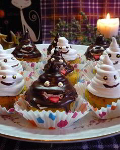 Тыквенно-маковые кексы с воздушным кремом Веселые привидения