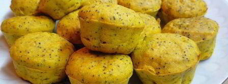 тыквенно-маковые кексы с воздушным кремом веселые привидения. Шаг 9