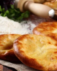 Хачапури с сыром сулугуни