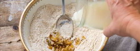 багет с морковными отрубями и жареным луком. Шаг 3