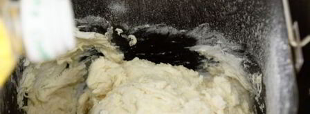 пшеничный хлеб с творогом в хлебопечке. Шаг 8