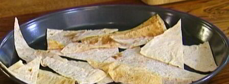 грибы с пармезаном и зеленым луком на чипсах из лаваша. Шаг 4