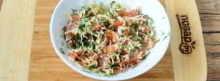 конвертики из лаваша с сыром и помидорами. Шаг 4