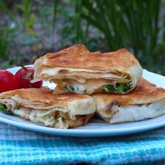Рецепт конвертиков из лаваша с сыром и зеленью