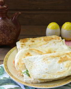 Лаваш с копченым сыром