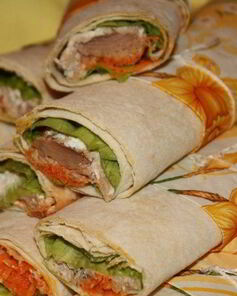 Лаваш с тунцом