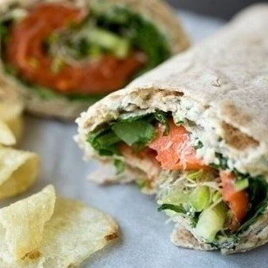 Рецепт ролла из лаваша с лососем и рукколой