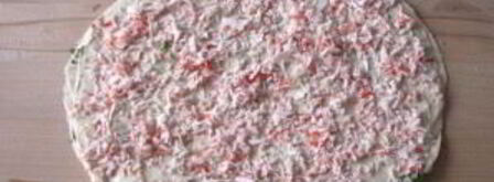 рулеты из лаваша с крабовыми палочками. Шаг 5