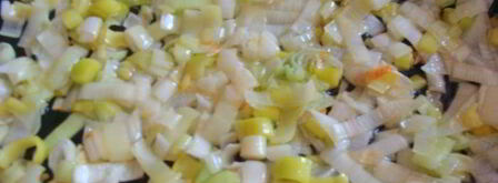 трубочки из лаваша с начинкой. Шаг 3