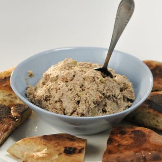 Рецепт закуски из лаваша с соусом из перца