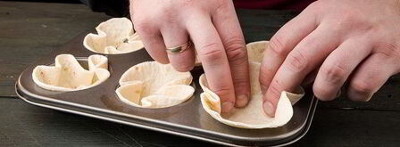 закуска в лаваше из крабовых палочек. Шаг 3