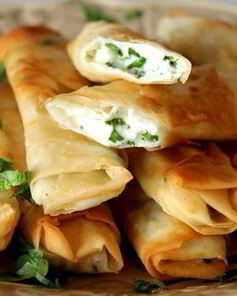 Жареный тонкий лаваш с сыром