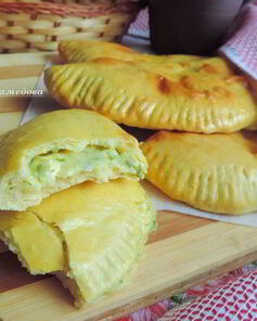 Духовые лепешки с сырно-творожной начинкой